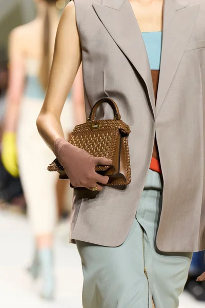 Look 30